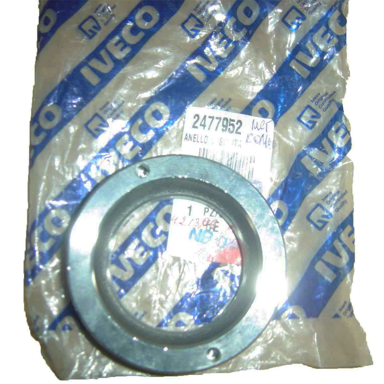 Купить запчасть IVECO - 2477952 2477952 Упорное кольцо нижнего шкворня (Ø51/80x17) 