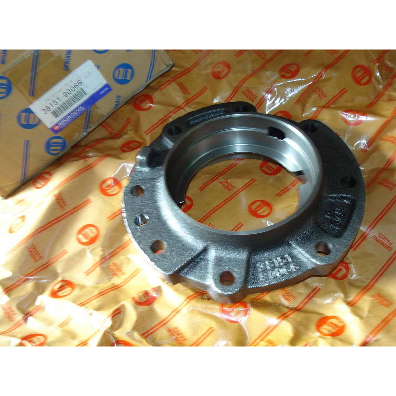 Купить запчасть NISSAN UD - 3815190066 38151-90066 Крышка подшипника дифференциала